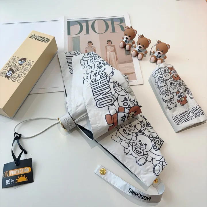 スーパーコピー カウズ 傘