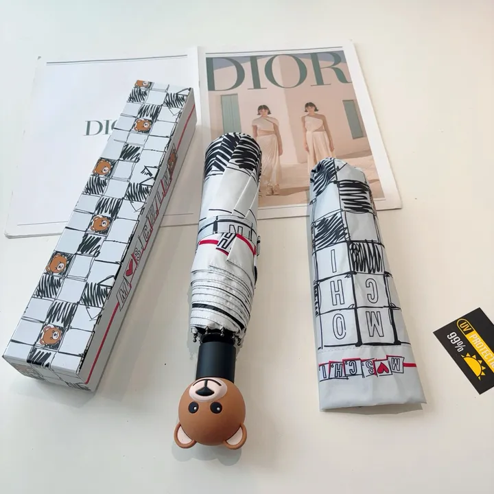 スーパーコピー カウズ 傘