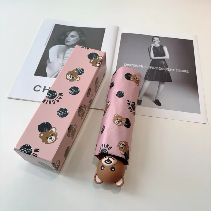 スーパーコピー カウズ 傘