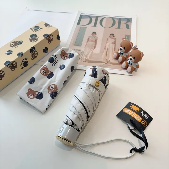 スーパーコピー カウズ 傘