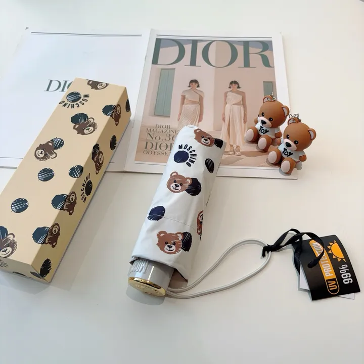 スーパーコピー カウズ 傘