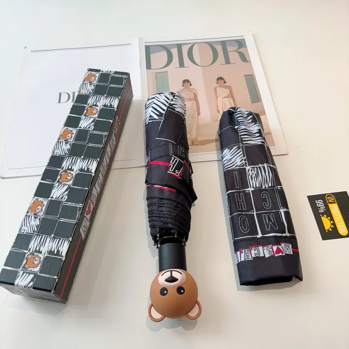 スーパーコピー カウズ 傘