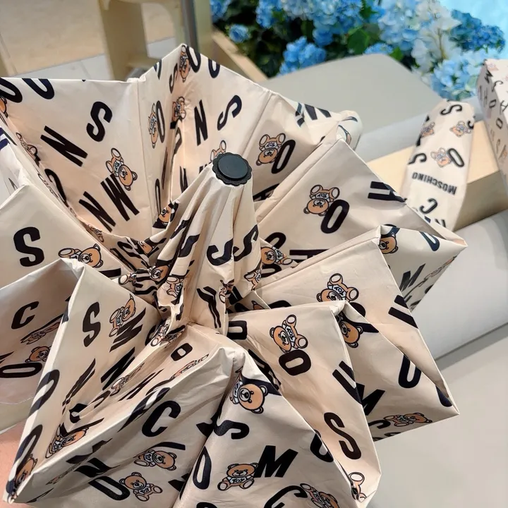 スーパーコピー カウズ 傘