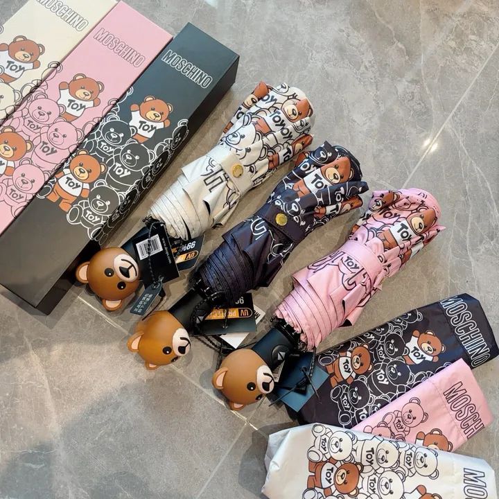 スーパーコピー カウズ 傘