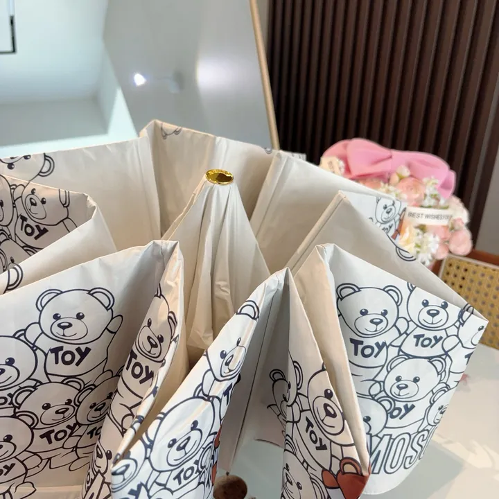 スーパーコピー カウズ 傘