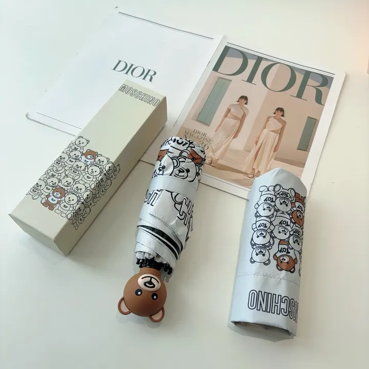 スーパーコピー カウズ 傘