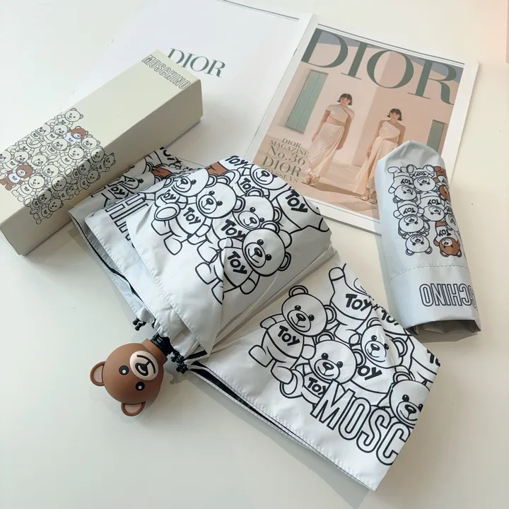 スーパーコピー カウズ 傘