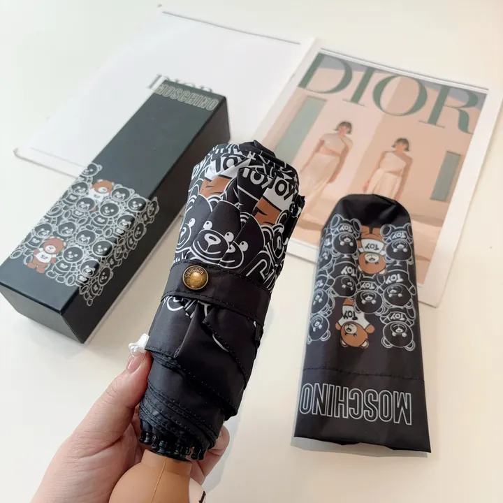 スーパーコピー カウズ 傘