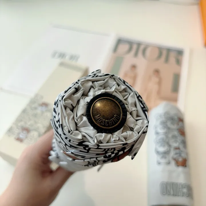 スーパーコピー モスキーノ 傘