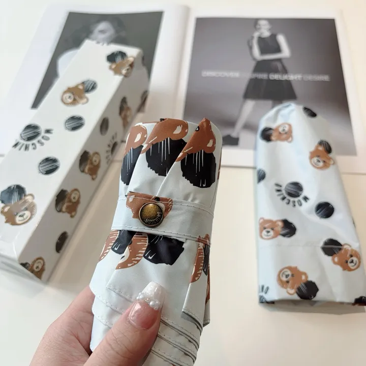 スーパーコピー モスキーノ 傘