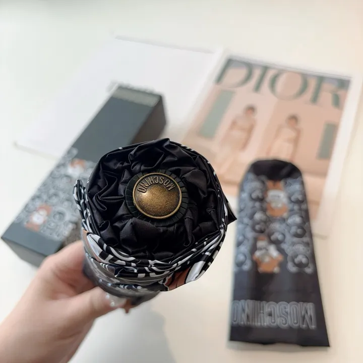 スーパーコピー モスキーノ 傘