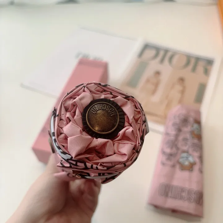 スーパーコピー モスキーノ 傘