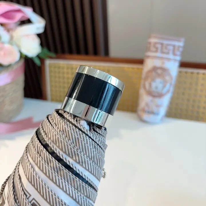 スーパーコピー ヴェルサーチ 傘