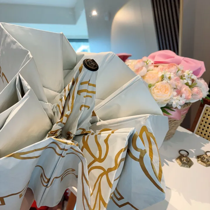 スーパーコピー ヴェルサーチ 傘