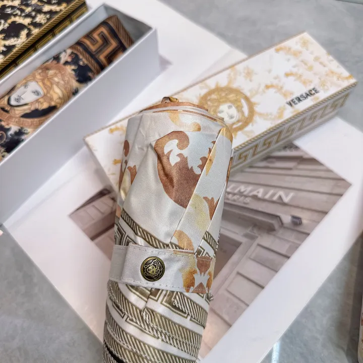 スーパーコピー ヴェルサーチ 傘