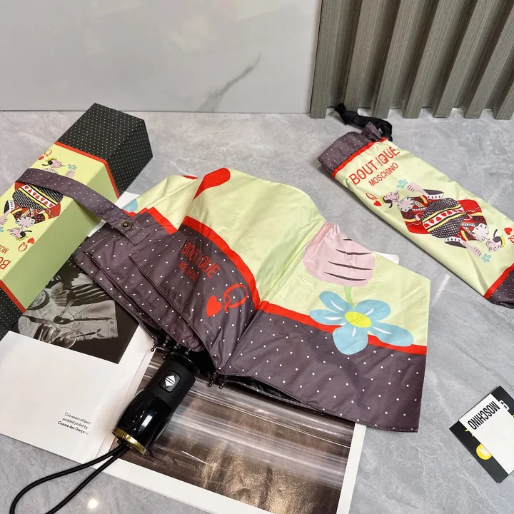 スーパーコピー カウズ 傘