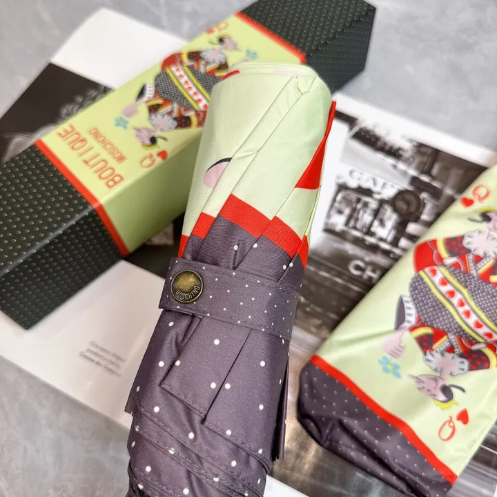 スーパーコピー カウズ 傘