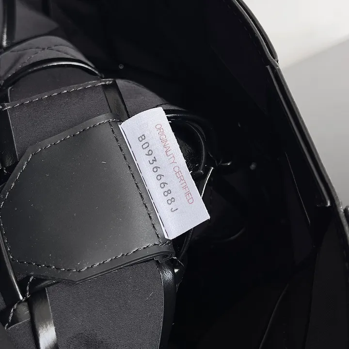 スーパーコピー ボッテガ ヴェネタ 傘