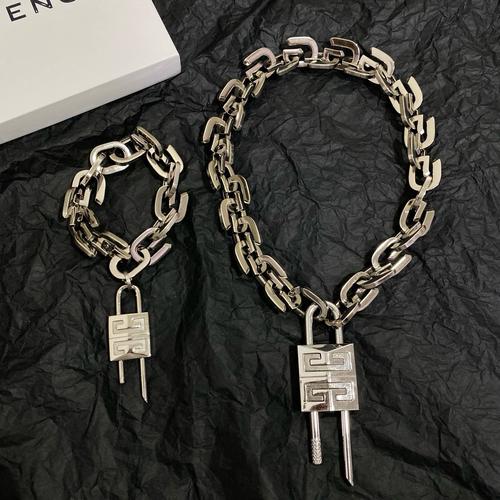 ジバンシィ アクセサリー