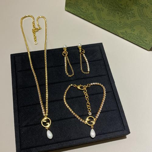 グッチ アクセサリー