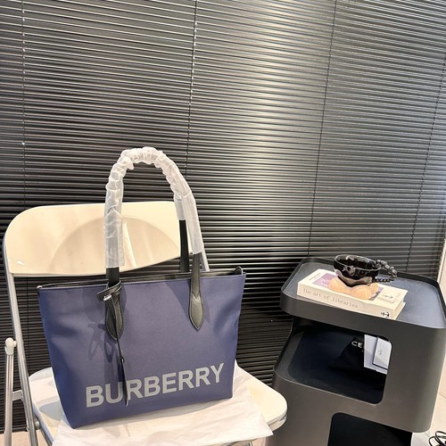 バーバリー ス ハンドバッグ