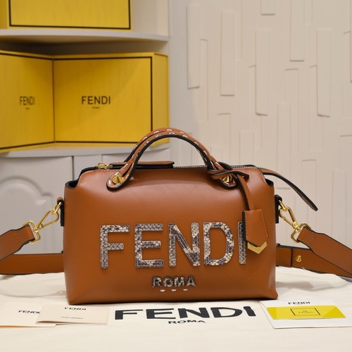 フェンディ ハンドバッグ
