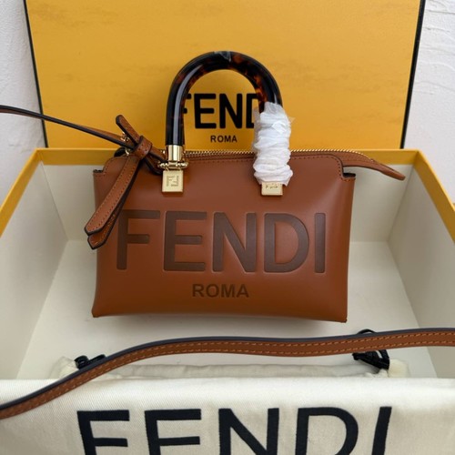 フェンディ ハンドバッグ