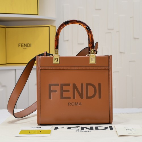 フェンディ ハンドバッグ