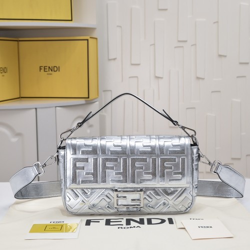 フェンディ ハンドバッグ