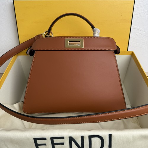 フェンディ ハンドバッグ