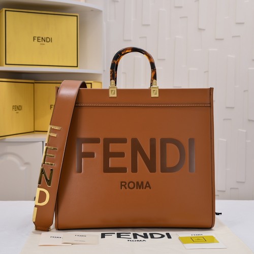 フェンディ ハンドバッグ