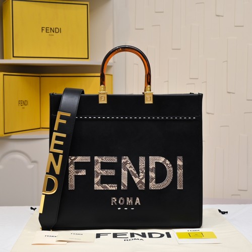 フェンディ ハンドバッグ