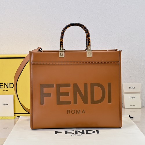 フェンディ ハンドバッグ