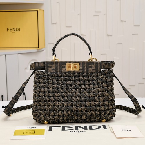 フェンディ ハンドバッグ