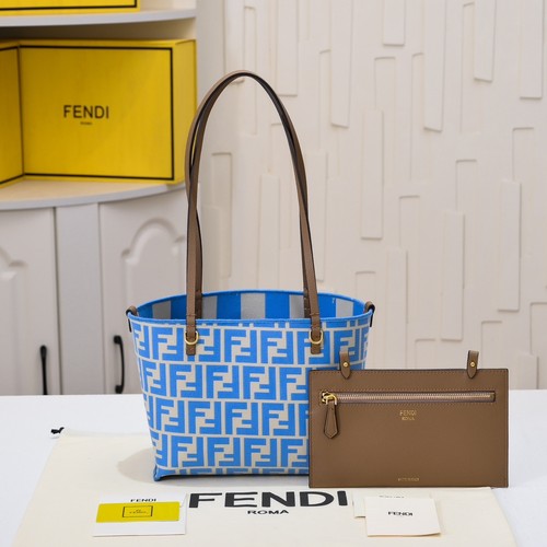 フェンディ ハンドバッグ