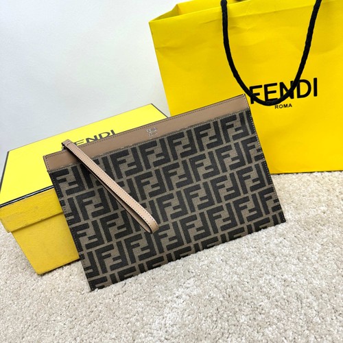 フェンディ ハンドバッグ