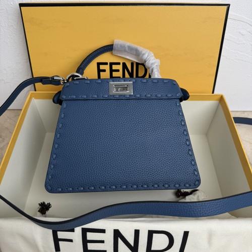 フェンディ ハンドバッグ