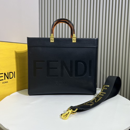 フェンディ ハンドバッグ