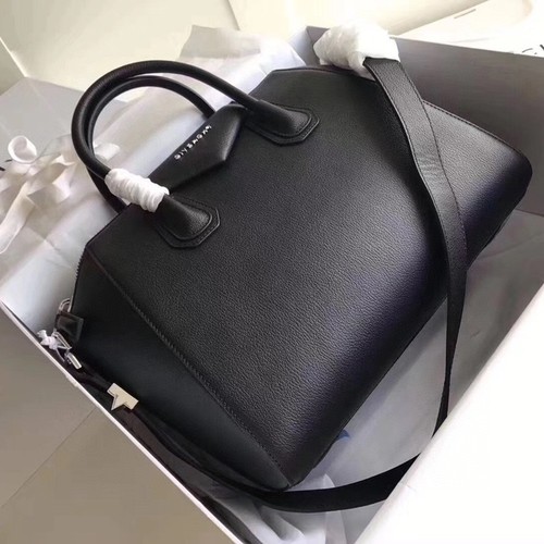 ジバンシィ ハンドバッグ