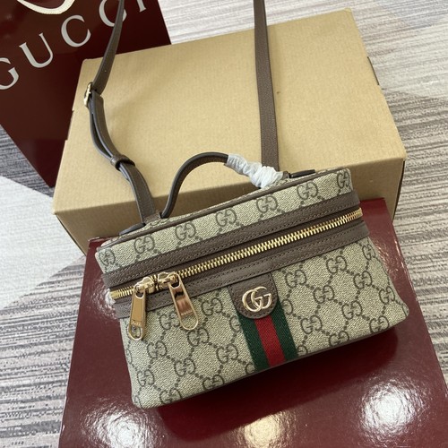 グッチ ハンドバッグ