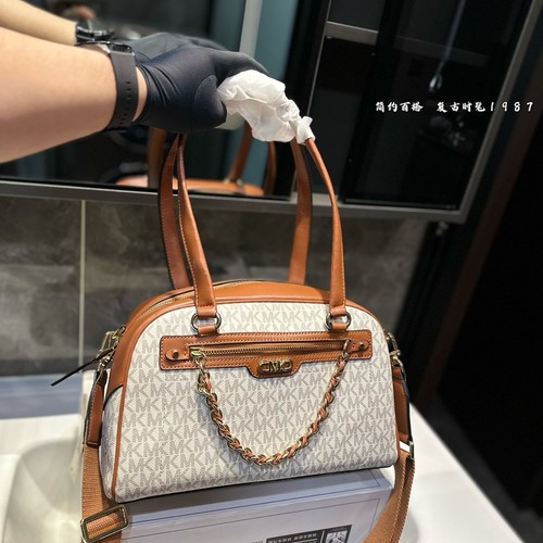 マイケルコース ハンドバッグ