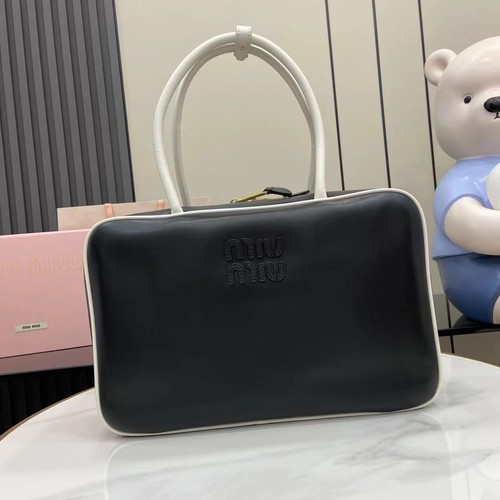 ミュウミュウ バッグ