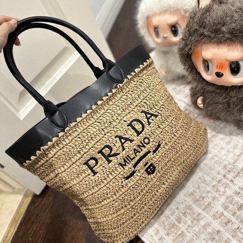 プラダ ハンドバッグ