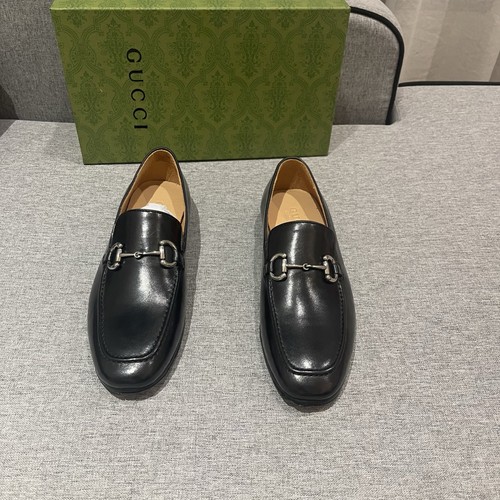 グッチ ビジネスシューズ