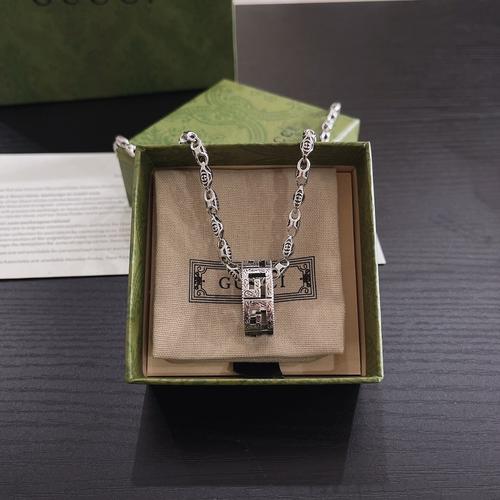 グッチ アクセサリー