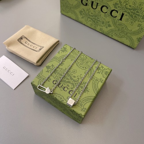 グッチ アクセサリー
