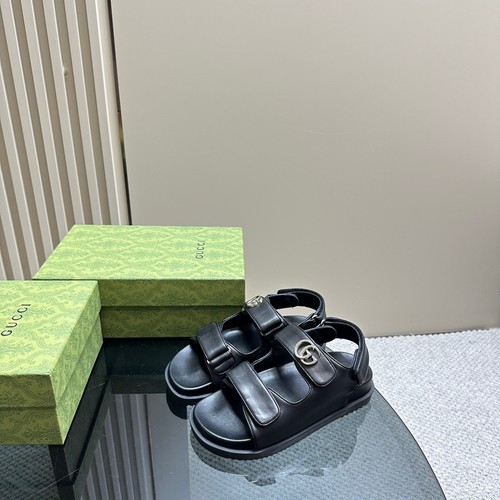 グッチ サンダル