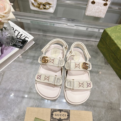 グッチ サンダル