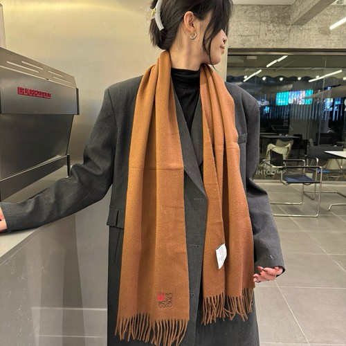 ロエベ マフラー