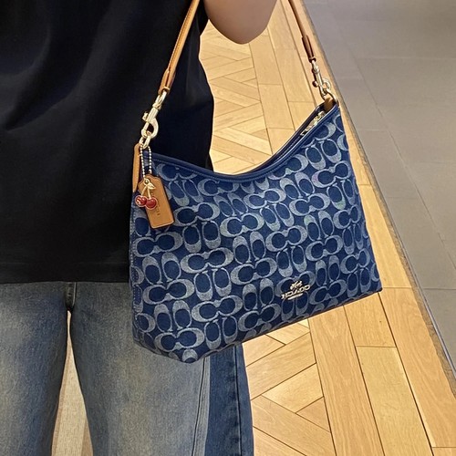 コーチ ショルダーバッグ